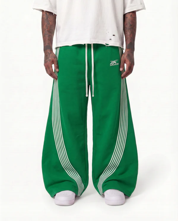 freepik_change-the-pants-the-mode_2818566456 ARCHIVE ESSENTIAL WIDELEG SWEATPANTS GREEN
