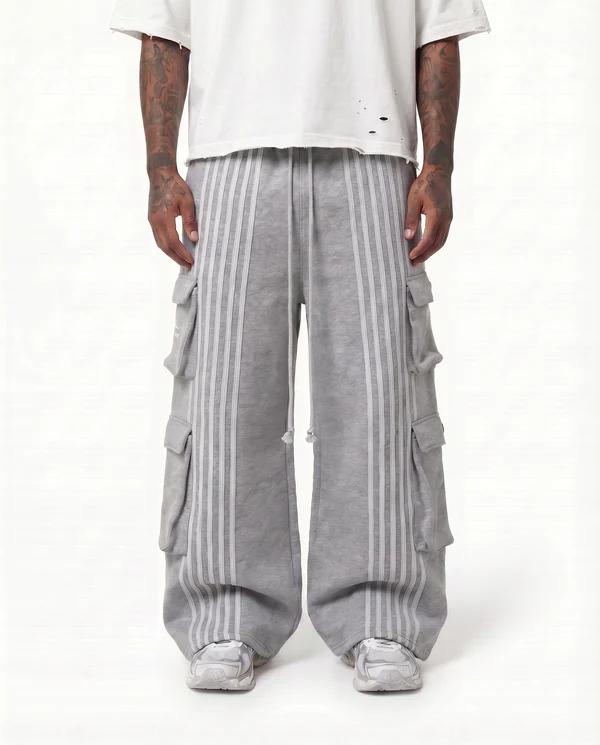 freepik_have-the-pant-of-the-pant_2818502784_1 ARCHIVE CARGO STRIPE SWEATPANTS - GRAY